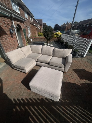 Must seater corner sofa - 4,