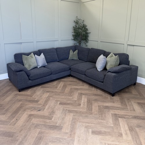 Black dfs euphoria breeze - black,